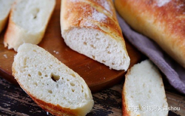 【烘焙教程】没有什么面包,比这无油无糖、有无数孔洞的