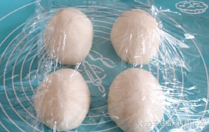 【烘焙教程】没有什么面包,比这无油无糖、有无数孔洞的