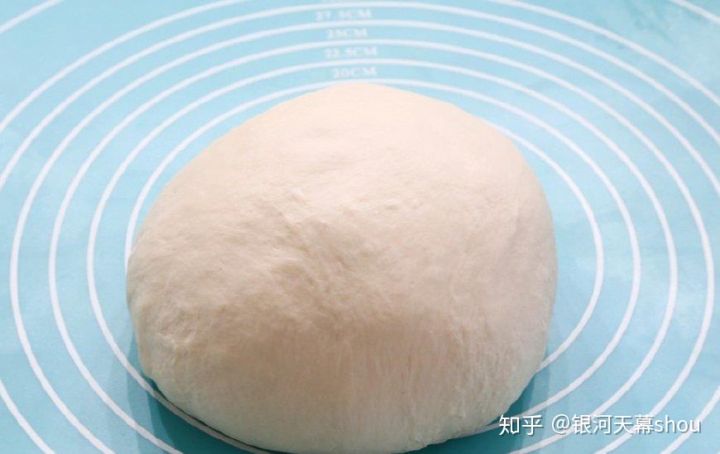 【烘焙教程】没有什么面包,比这无油无糖、有无数孔洞的