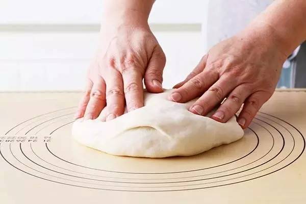 揉面团手法 面团的15个你不能不知道的技能