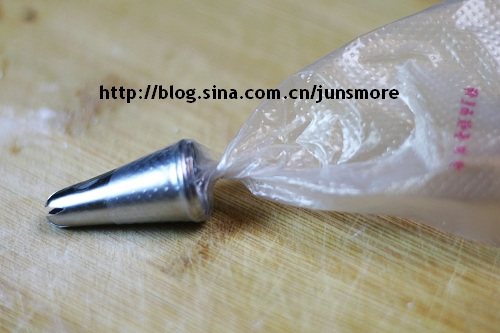 最方便的倒面糊进裱花袋方法