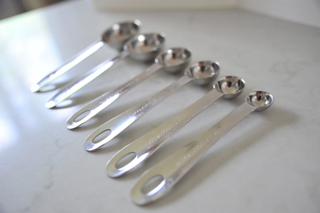 烘培常见食材– 容积与重量对照参考表