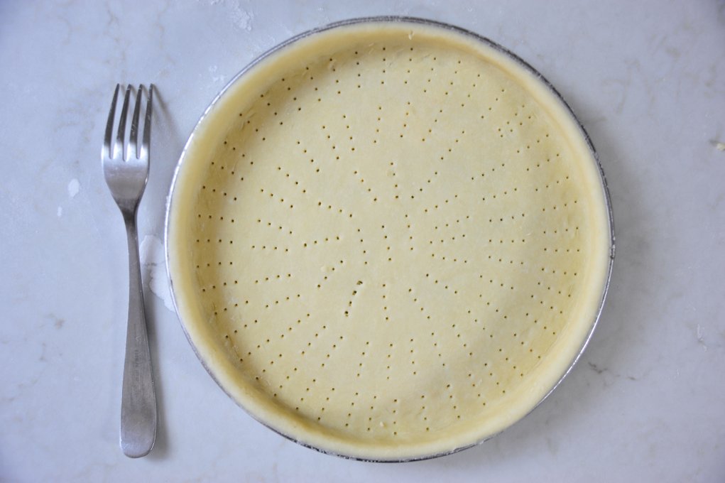 塔皮擀开与盲烤?