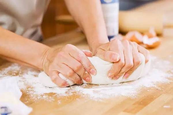 揉面团手法 面团的15个你不能不知道的技能