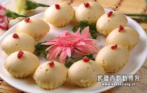 鸡蛋+面粉+泡打粉,简单搅拌,做出香甜的鸡蛋糕,全家都爱吃