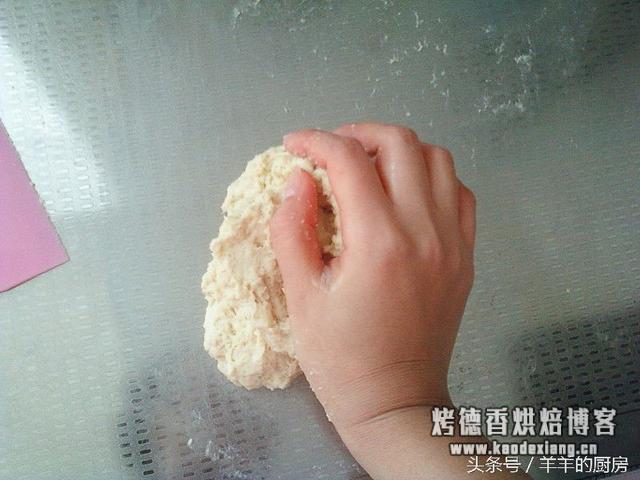 面包揉面包出膜技巧？史上最详细手工揉面方法，窍门、手法全在里面，包你做出成功面包