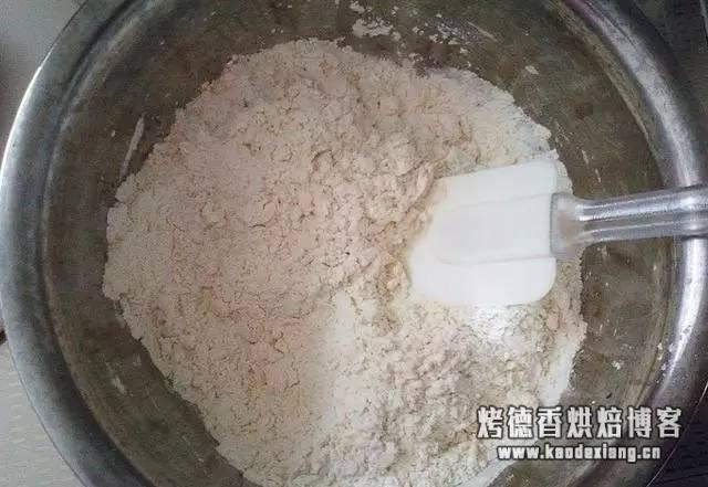 学烘焙需要揉面吗？面团揉面手法及发酵技巧，做面包不再难！（详细图解）