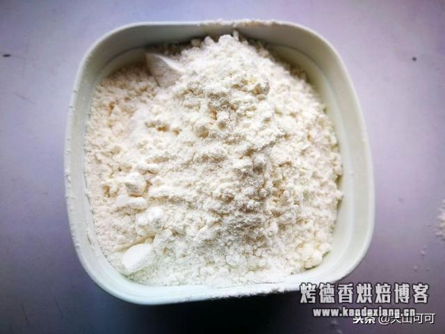 低筋面粉和高筋面粉、中筋粉的区别是什么?每种适合做什么?