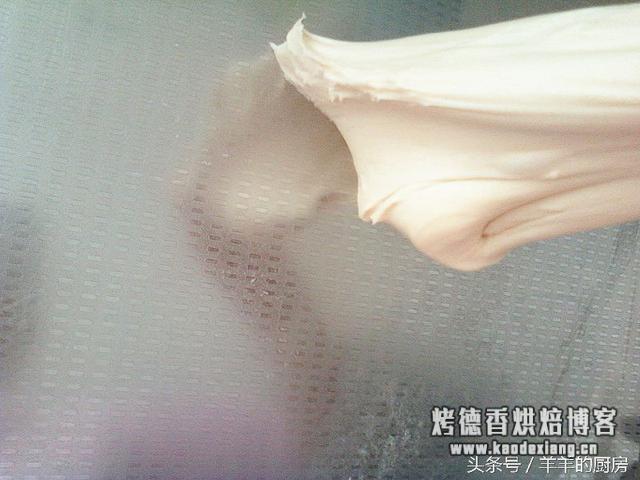 面包揉面包出膜技巧？史上最详细手工揉面方法，窍门、手法全在里面，包你做出成功面包