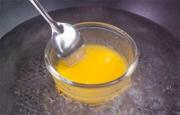 黄油也叫牛油？火锅中加了牛油，为什么吃起来味道和黄油不太一样？火锅牛油黄油有差别吗