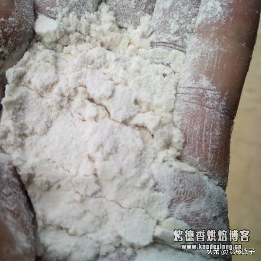 高筋面粉、低筋面粉和富强粉都是用来做什么的?你知道吗?