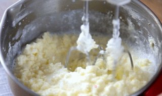 自制黄油——奶油打发过头了怎么办？教你一招变废为宝