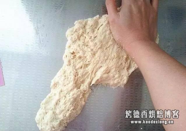 学烘焙需要揉面吗？面团揉面手法及发酵技巧，做面包不再难！（详细图解）