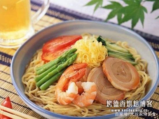 高筋面粉和中筋面粉哪个精细?低筋面粉、中筋面粉、高筋面粉到底有啥区别?大叔教你一招区分