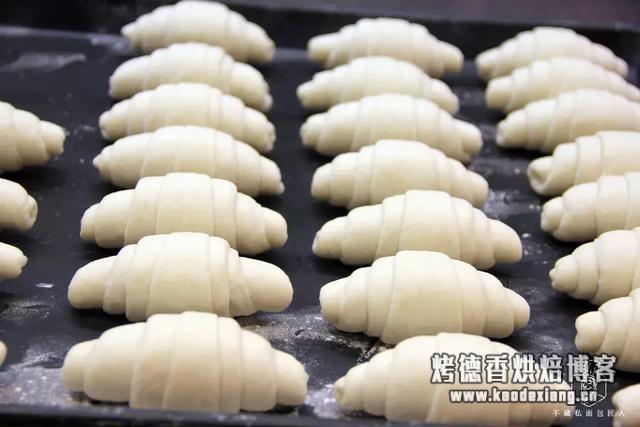 黄油代替品 黄油用完了,橄榄油和猪油能替代做面包吗?
