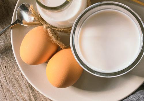 牛奶可以微波炉加热吗？