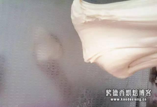 学烘焙需要揉面吗？面团揉面手法及发酵技巧，做面包不再难！（详细图解）