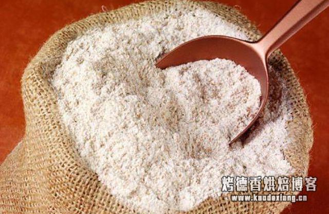 雪花粉是什么面粉？面包粉、饺子粉、富强粉、雪花粉，这些面粉到底有啥区别？