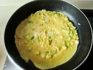 玉米鸡蛋饼,玉米粉和面粉要放多少才能做得香嫩?