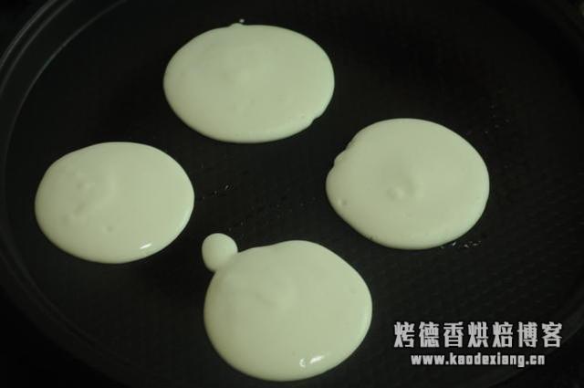 糯米粉做面包的方法?糯米粉最新吃法,手不沾面,3分钟搞定营养早餐,做法超级简单