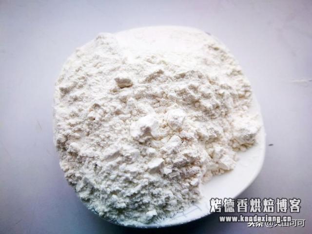 低筋面粉和高筋面粉、中筋粉的区别是什么?每种适合做什么?