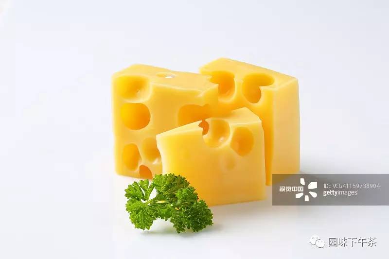 稀奶油、淡奶油、黄油、奶油……傻傻分不清?让您一图读懂 奶油和黄油的差别?稀奶油、淡奶油、黄油、奶油有什么区别?