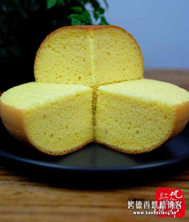 五个鸡蛋加点面粉就能做个大蛋糕，不用烤箱不用泡打粉特简单！