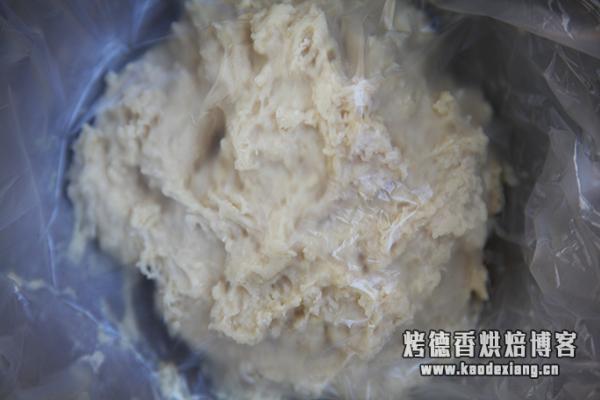 面包机揉面出膜的诀窍 面包机100%出膜的2个简单小技巧!