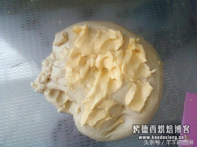 面包揉面包出膜技巧？史上最详细手工揉面方法，窍门、手法全在里面，包你做出成功面包