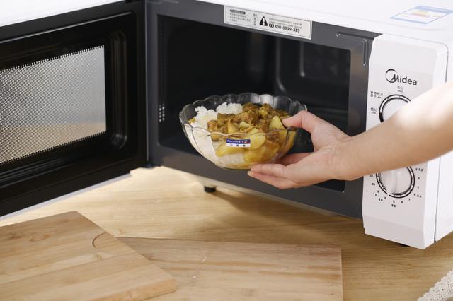 微波炉和烤箱哪个必须买？微波炉和电烤箱哪个更实用？