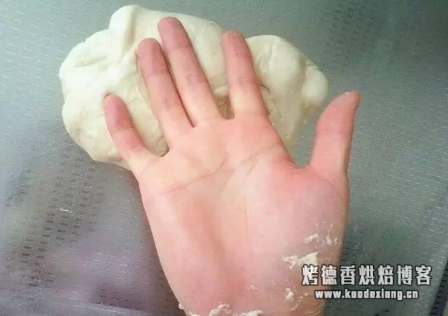 学烘焙需要揉面吗？面团揉面手法及发酵技巧，做面包不再难！（详细图解）