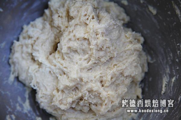 面包机揉面出膜的诀窍 面包机100%出膜的2个简单小技巧!