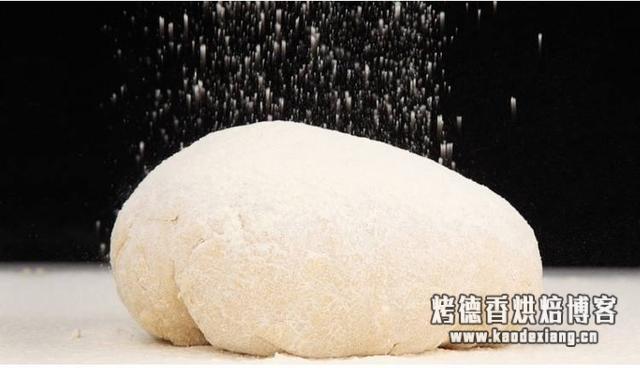 低筋面粉、中筋面粉、高筋面粉,这三种面粉区别在哪?如何正确用