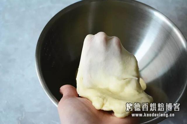 手工揉面快速出膜窍门?夏天揉面不带怕,私藏技巧破解揉面翻车烦恼