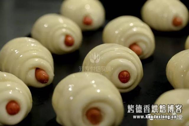 学烘焙需要揉面吗？面团揉面手法及发酵技巧，做面包不再难！（详细图解）