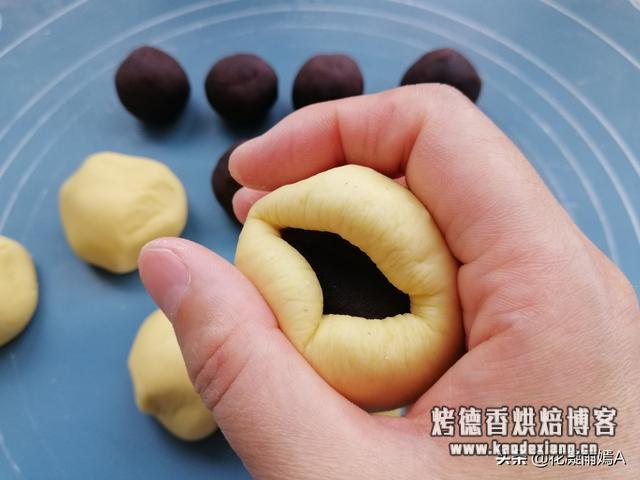 面粉别只会蒸馒头,加1个鸡蛋,1碗玉米粉,做成它,外酥里软特香