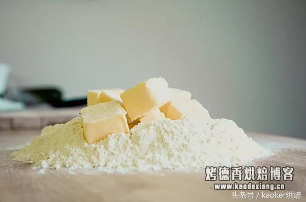 面包出膜技巧?掌握揉面方法,别让“手套膜”打击你对面包的狂热