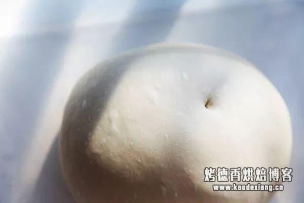 面包机揉面出膜的诀窍 面包机100%出膜的2个简单小技巧!