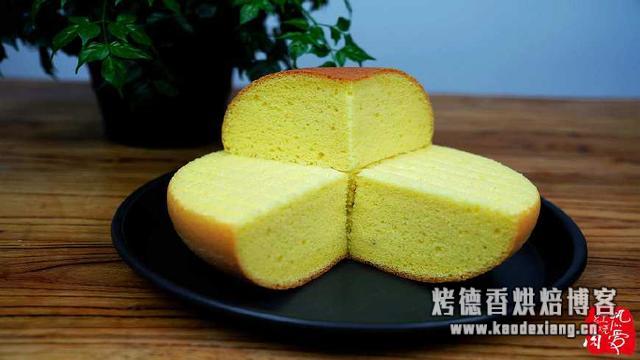 五个鸡蛋加点面粉就能做个大蛋糕，不用烤箱不用泡打粉特简单！