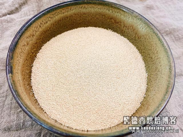 酵母粉和泡打粉、小苏打有什么区别?牢记这三点,你也能成为大厨