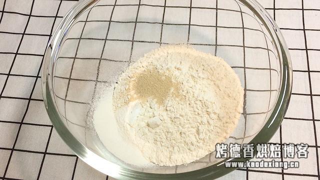 泡打粉、酵母粉的区别和用法 今天可算长知识了 以后不会再用错了