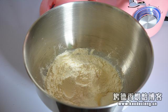 手工揉面快速出膜窍门?夏天揉面不带怕,私藏技巧破解揉面翻车烦恼
