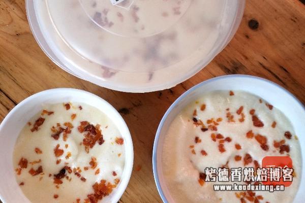 电饭煲蛋糕的做法图解 教你做老人小孩爱吃的蒸蛋糕,好吃不上火,做法简单,蒸一蒸就好