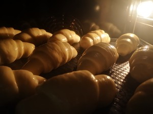 奶香浓郁易上手的鸡蛋鲜奶卷