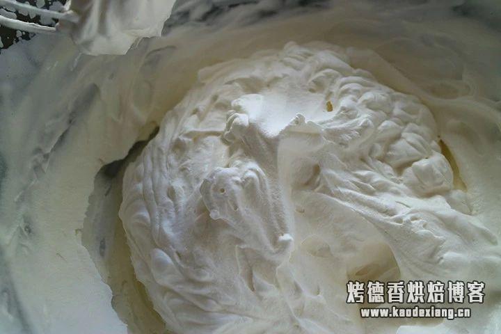 淡奶油怎么打发手动，烘焙基础之淡奶油与打发