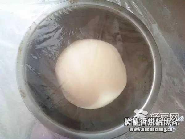 不用面包机如何揉面团能揉出手套膜?
