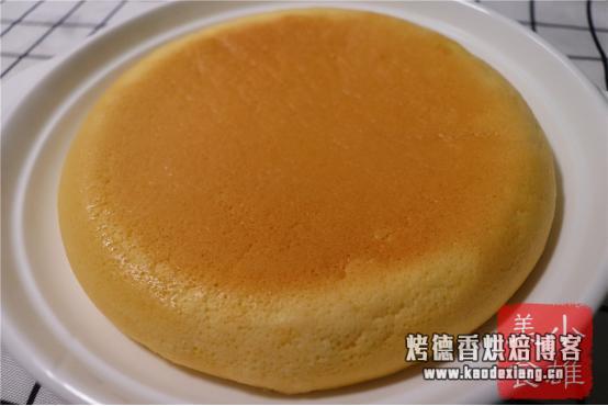 一个矿泉水瓶做“电饭锅蛋糕”，5分钟打发，松软好吃，一看就会
