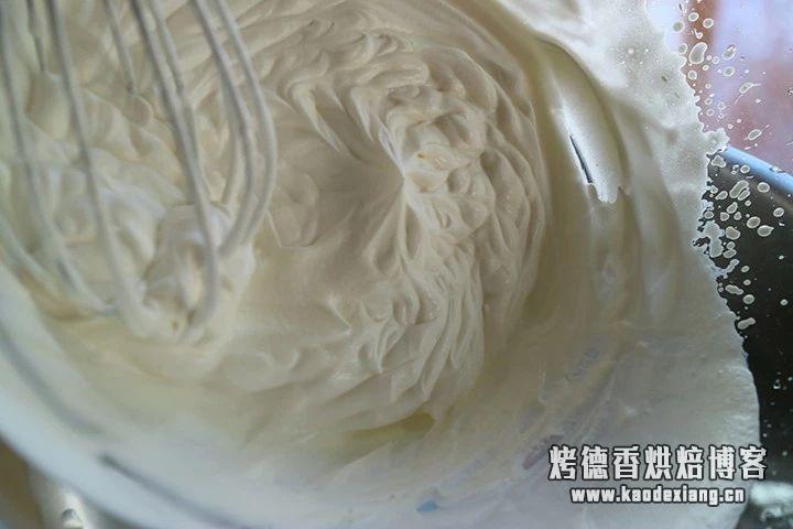 淡奶油怎么打发手动，烘焙基础之淡奶油与打发