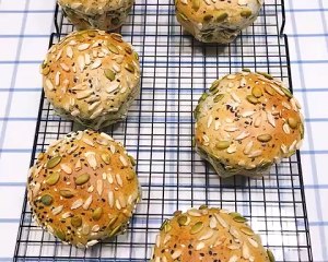 软到不知所措的芝麻包 制作方法