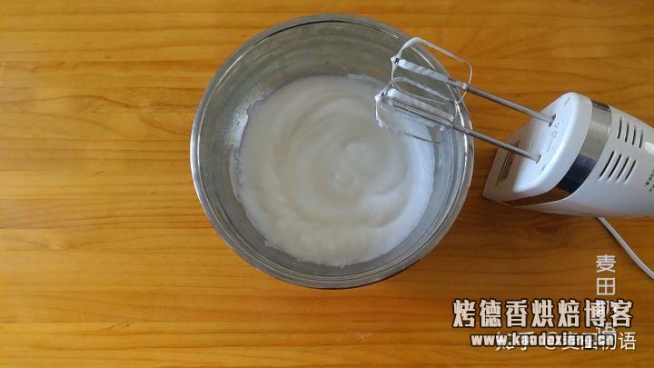 为了做好这个戚风蛋糕,我用了一整箱鸡蛋,从此告别凹底和塌陷